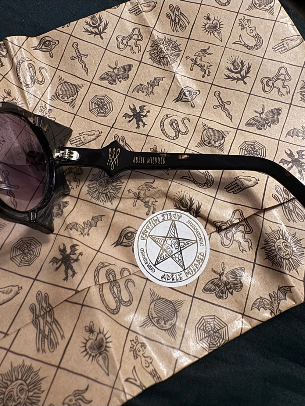 *RARE* Adele Mildred Black Tortie Batwing Sunnies
